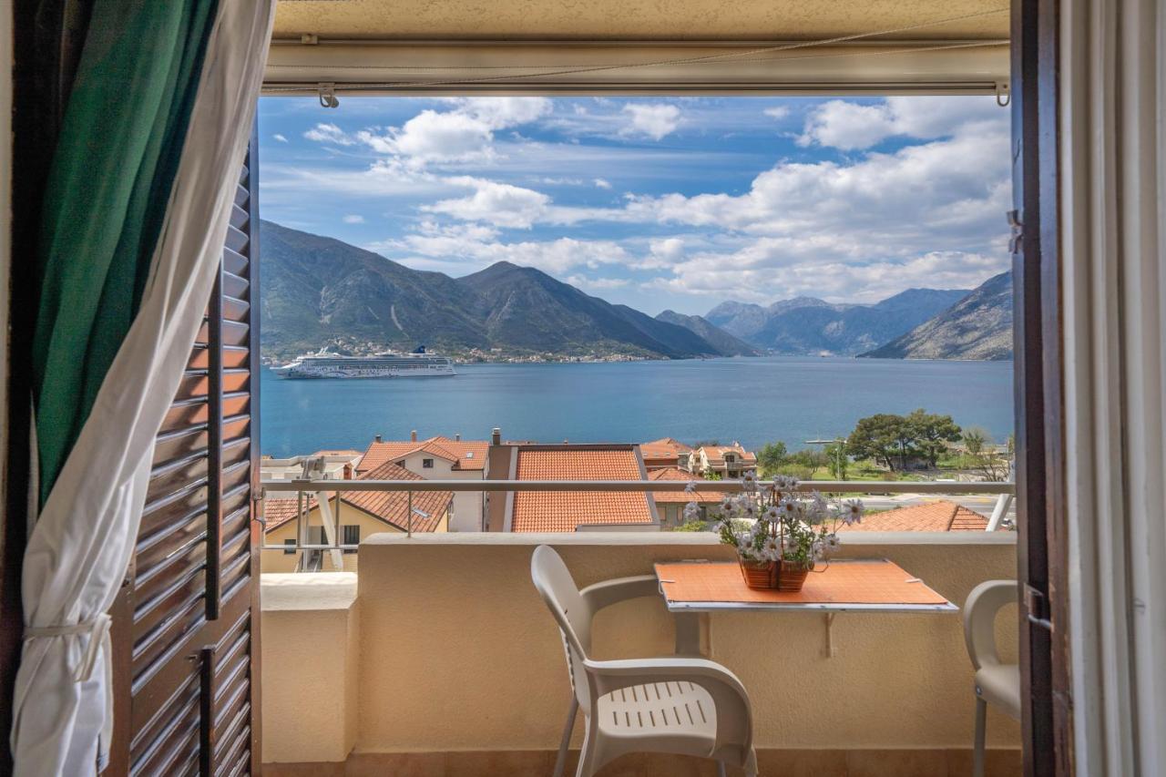 Seaside Serenity: 2-Bedroom Apartment With Boka Bay View Kotor Zewnętrze zdjęcie