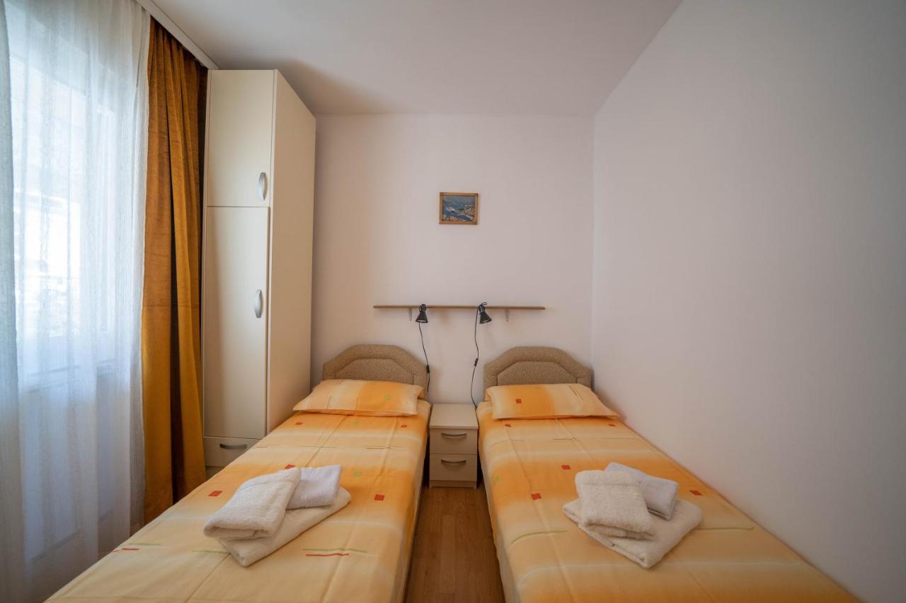Seaside Serenity: 2-Bedroom Apartment With Boka Bay View Kotor Zewnętrze zdjęcie