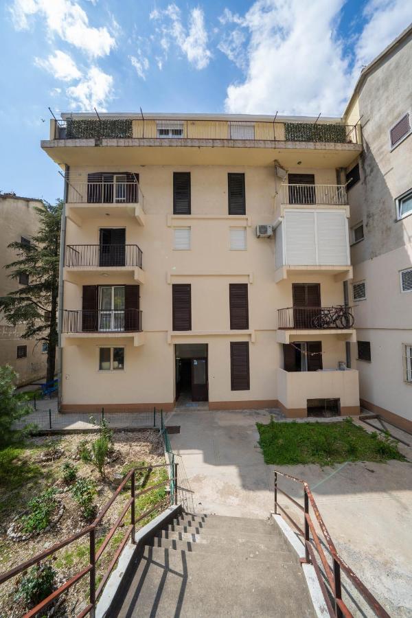 Seaside Serenity: 2-Bedroom Apartment With Boka Bay View Kotor Zewnętrze zdjęcie