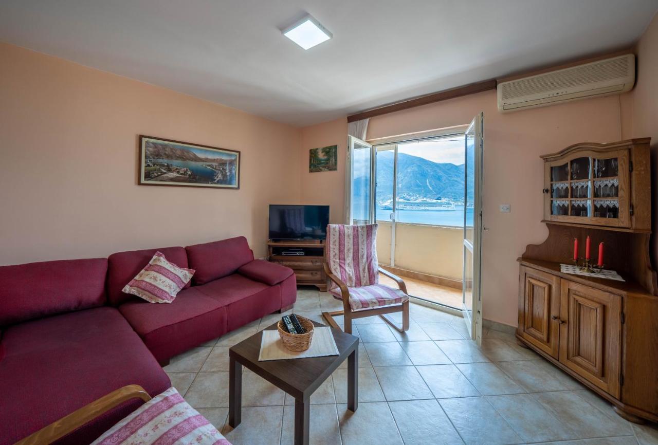 Seaside Serenity: 2-Bedroom Apartment With Boka Bay View Kotor Zewnętrze zdjęcie