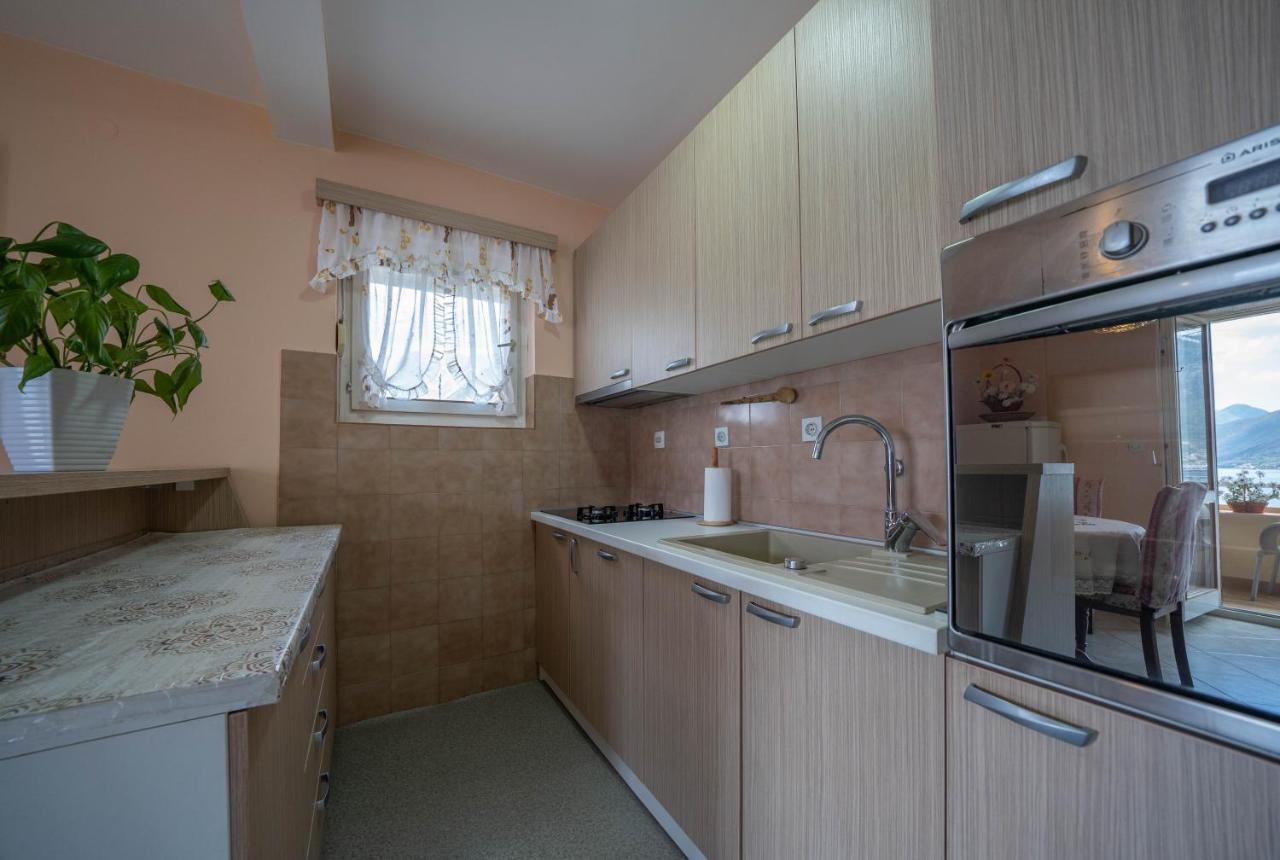 Seaside Serenity: 2-Bedroom Apartment With Boka Bay View Kotor Zewnętrze zdjęcie