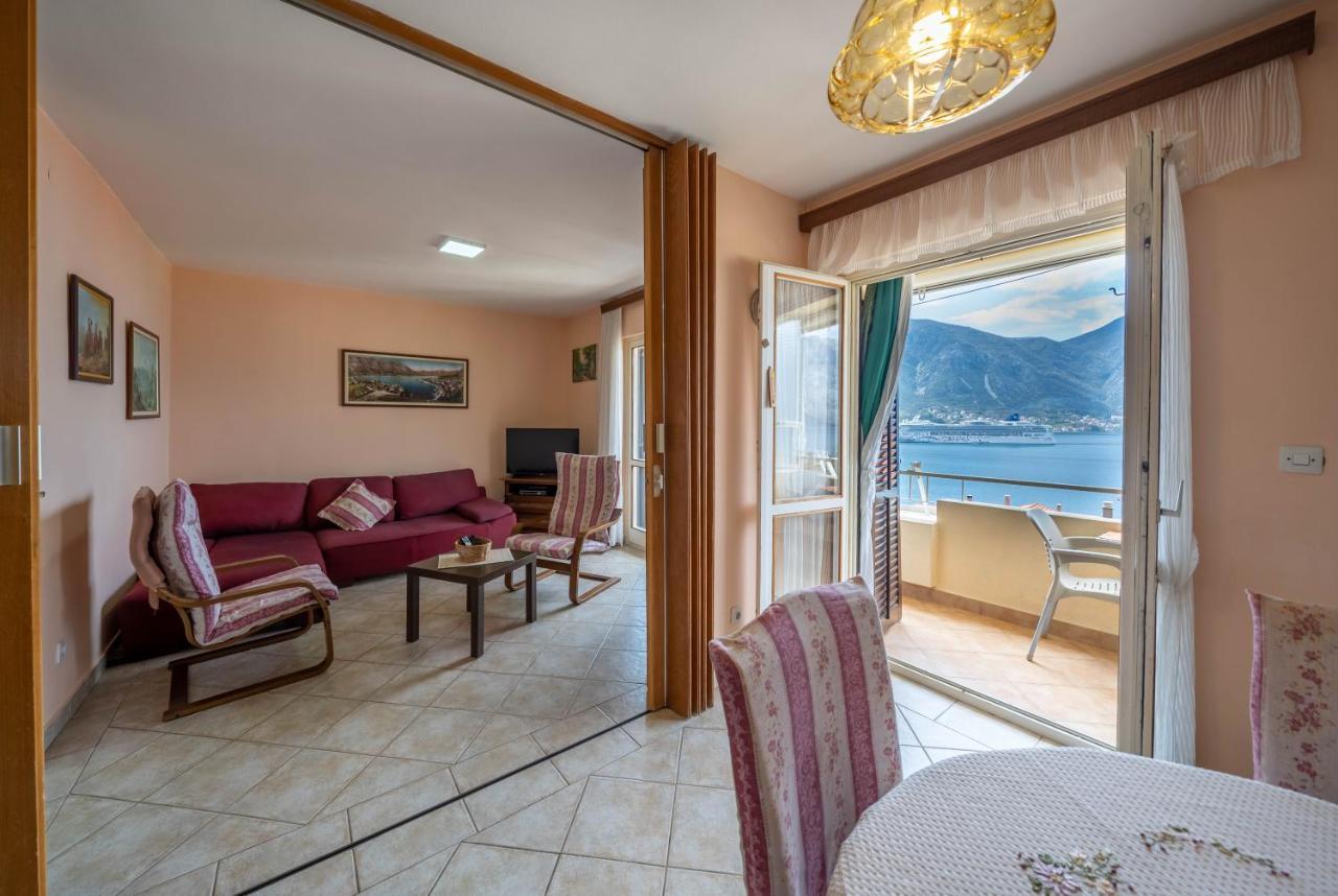 Seaside Serenity: 2-Bedroom Apartment With Boka Bay View Kotor Zewnętrze zdjęcie