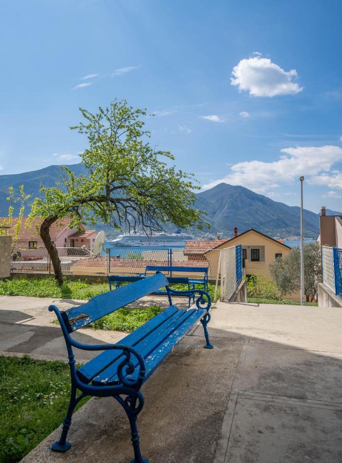 Seaside Serenity: 2-Bedroom Apartment With Boka Bay View Kotor Zewnętrze zdjęcie